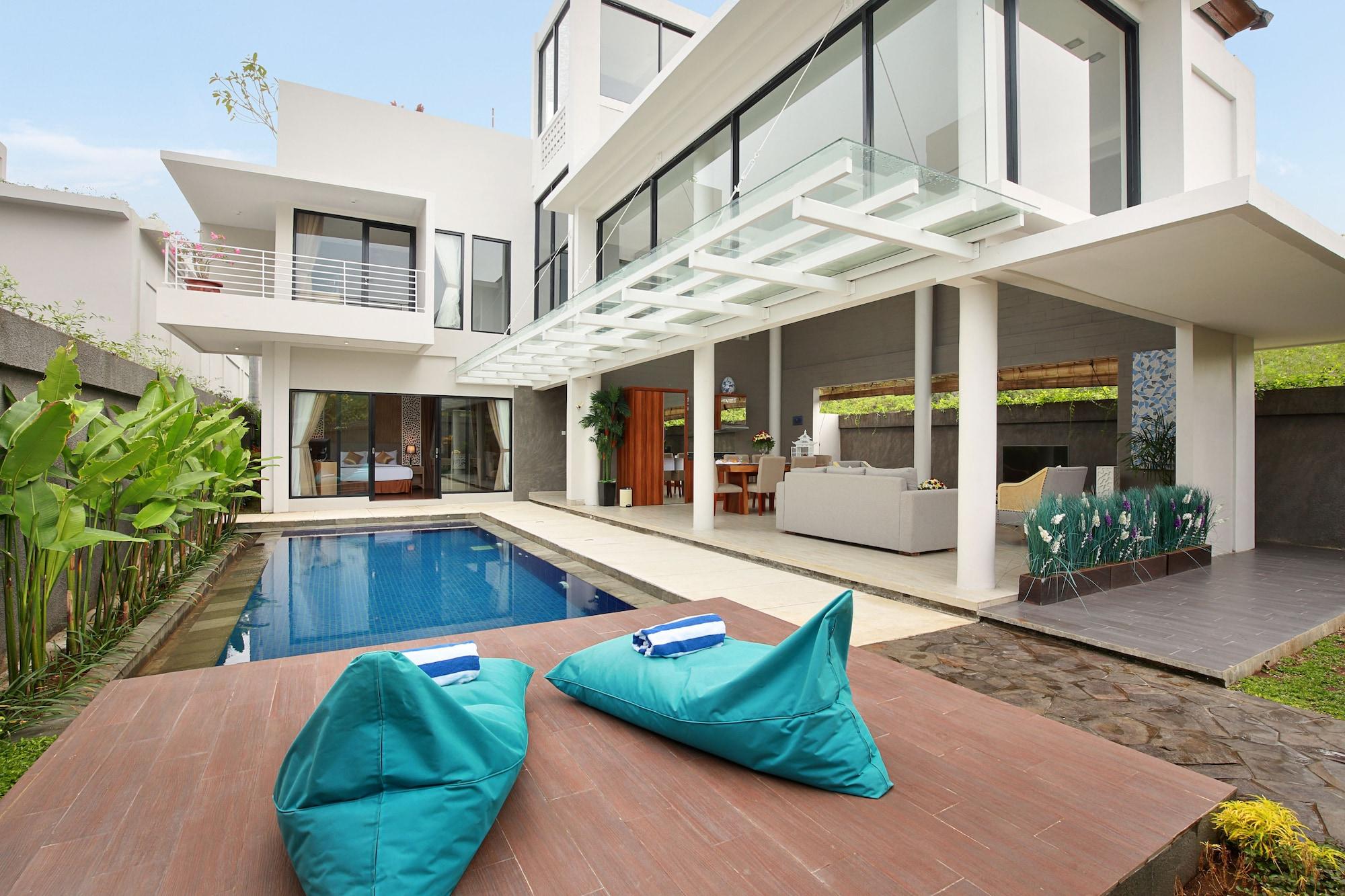Bellevue Hills Nusa Dua Exterior photo